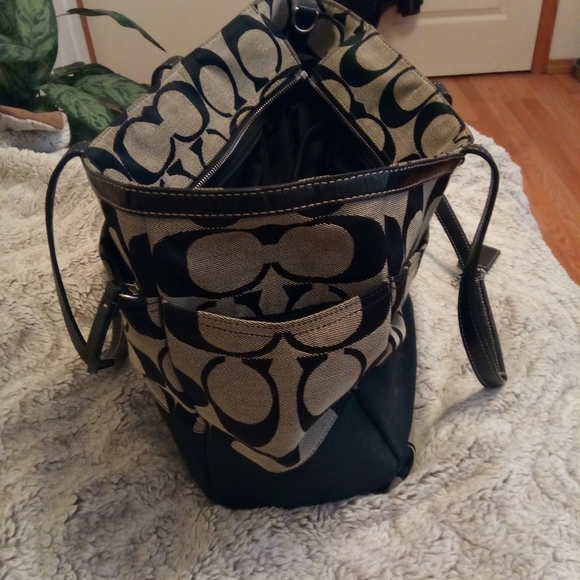 Coach hand bag - Picture 4 of 5